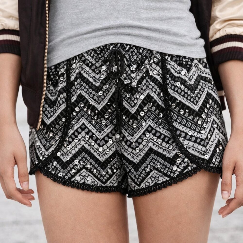 Boho Chevron Print Tassel Drawstring Shorts